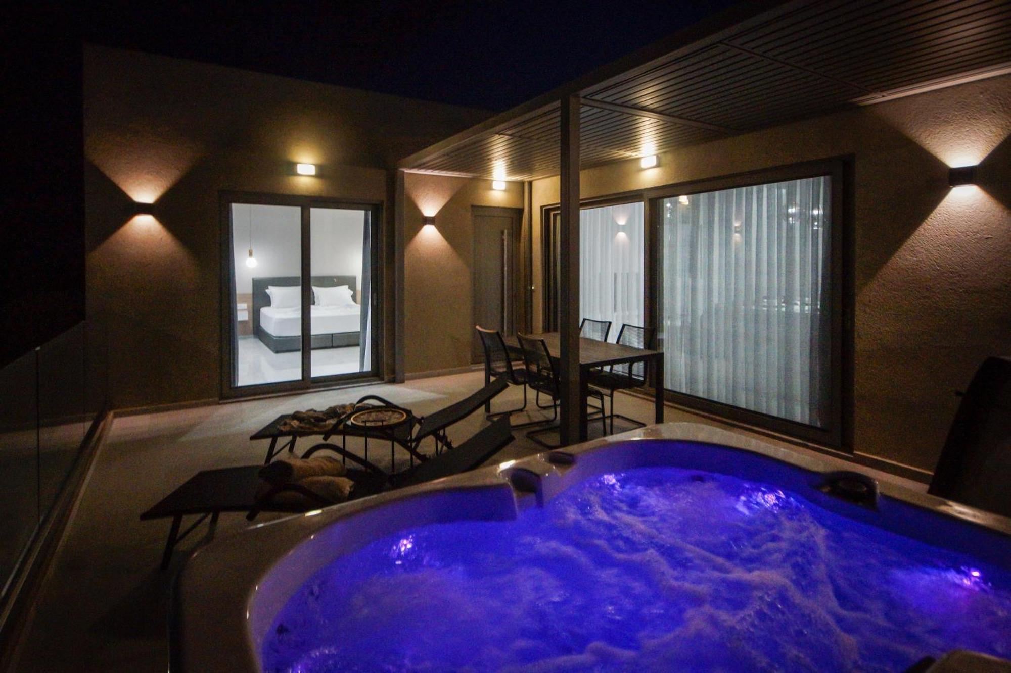 Aquamarine Luxury Suites อาร์คานเยโลส ภายนอก รูปภาพ