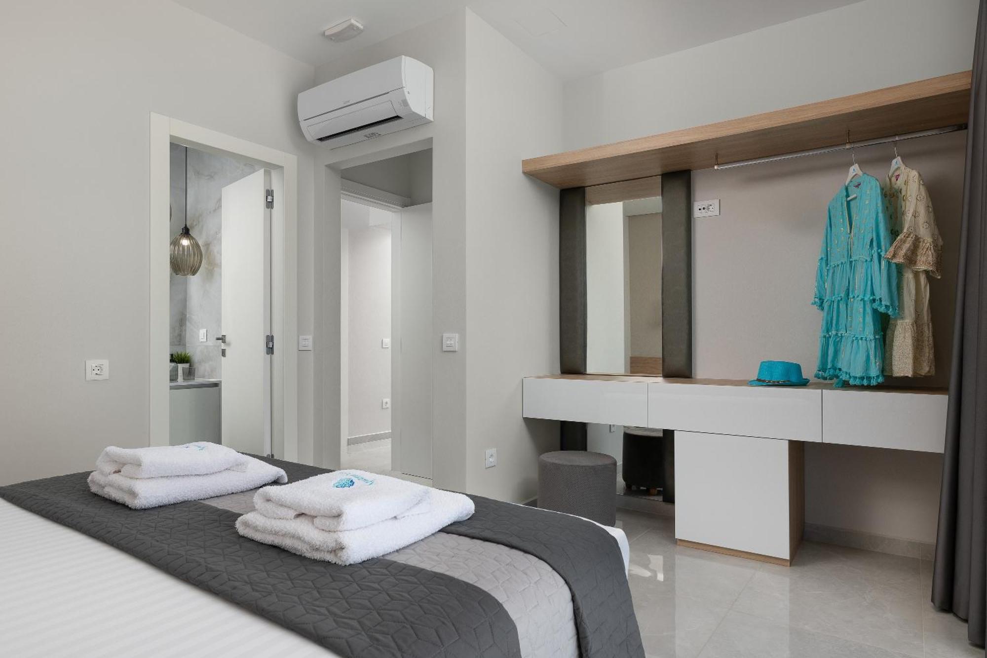 Aquamarine Luxury Suites อาร์คานเยโลส ภายนอก รูปภาพ